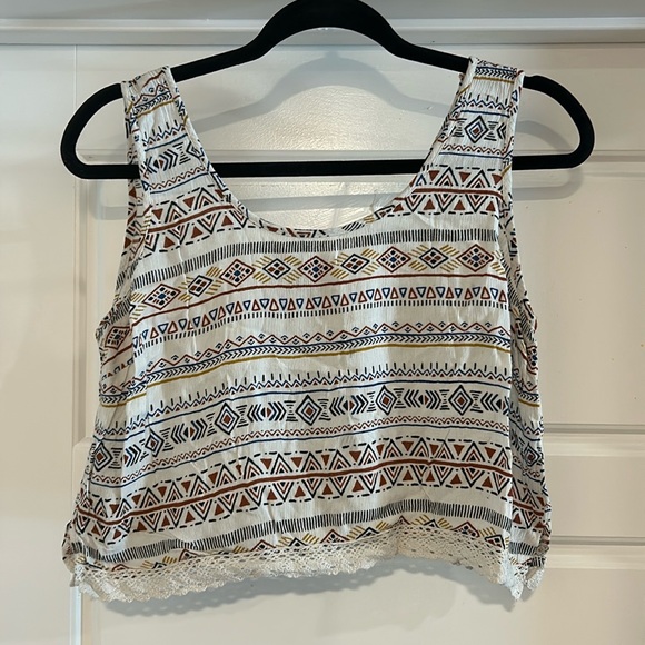 Forever 21 woman size medium pattern cropped tank - Picture 1 of 2